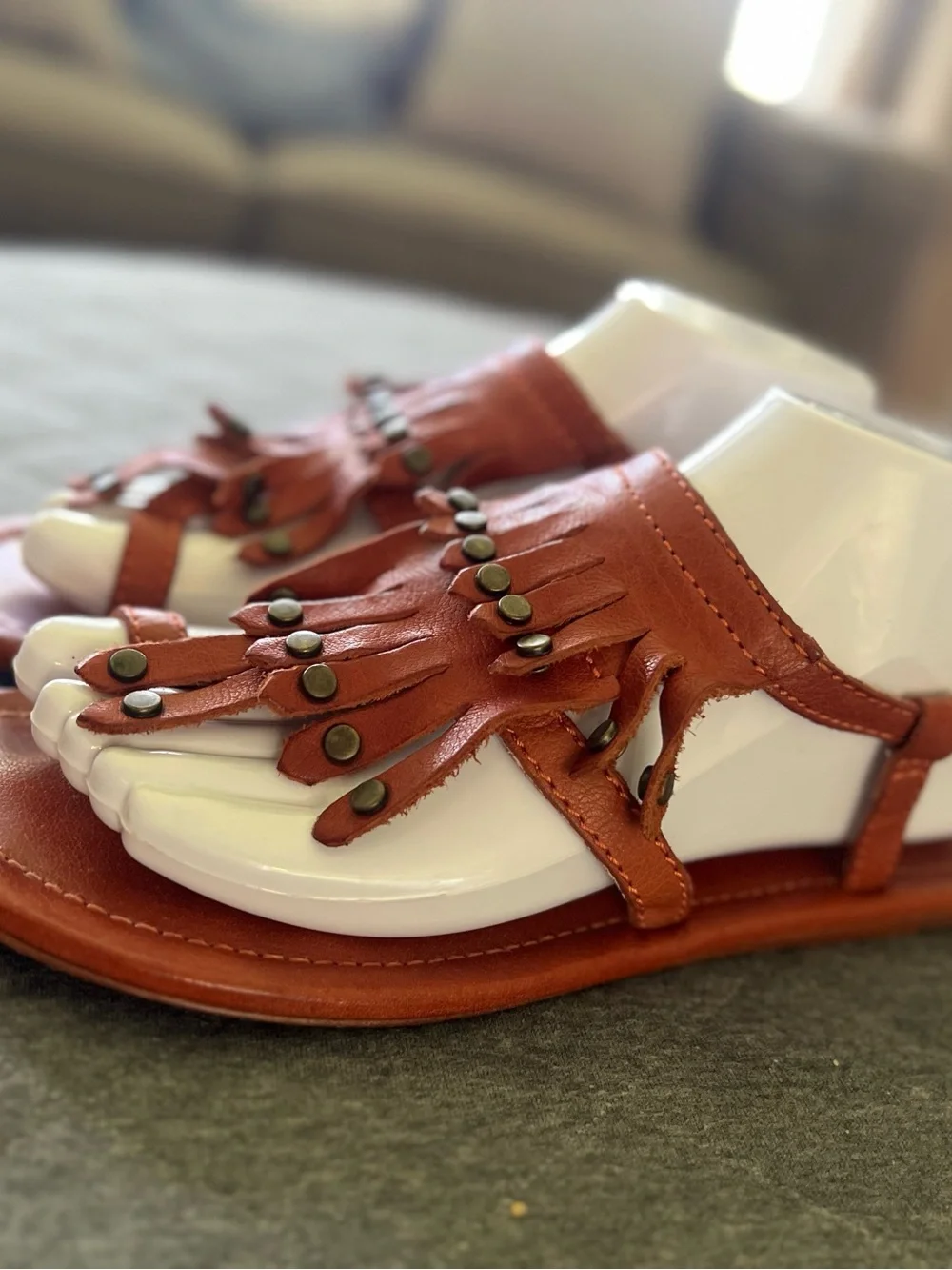 CYNTHIA VINCENT Sz 9.5 Brown Leather Boho Fringe Toe Strap Sandals Orig $275